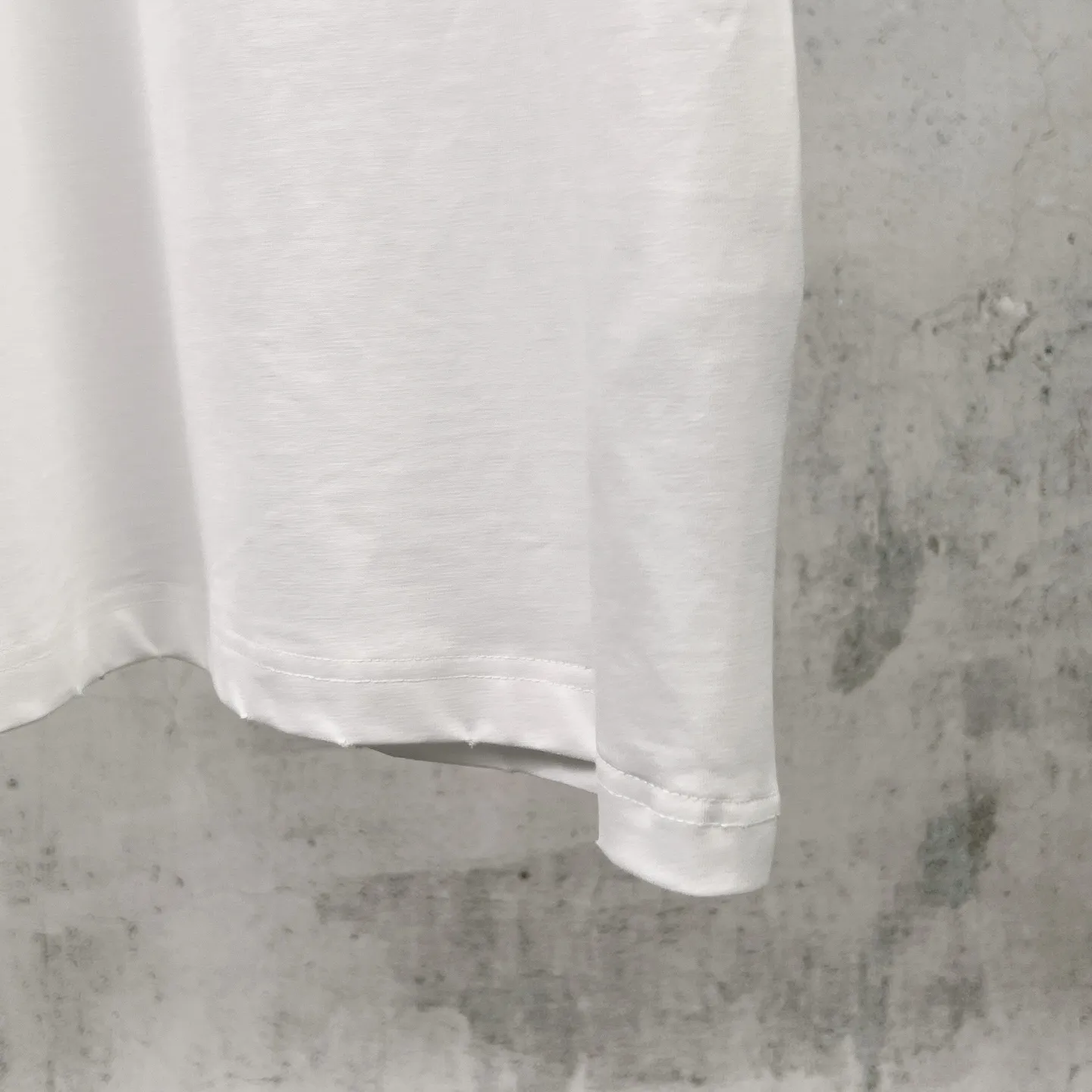 【 . Quality】BALENCI*GA/ .SS 26 New Arrival 。 LOGO T 。 . Authentic 。 ！ ZP 。 260 ， . ， ， 。 。 ， 。 OS . Same Style ：BL 263785 ：White Size：XS S M L